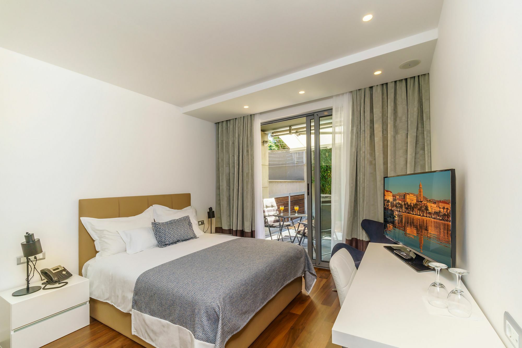 Rooms Oasis Life Split Kültér fotó