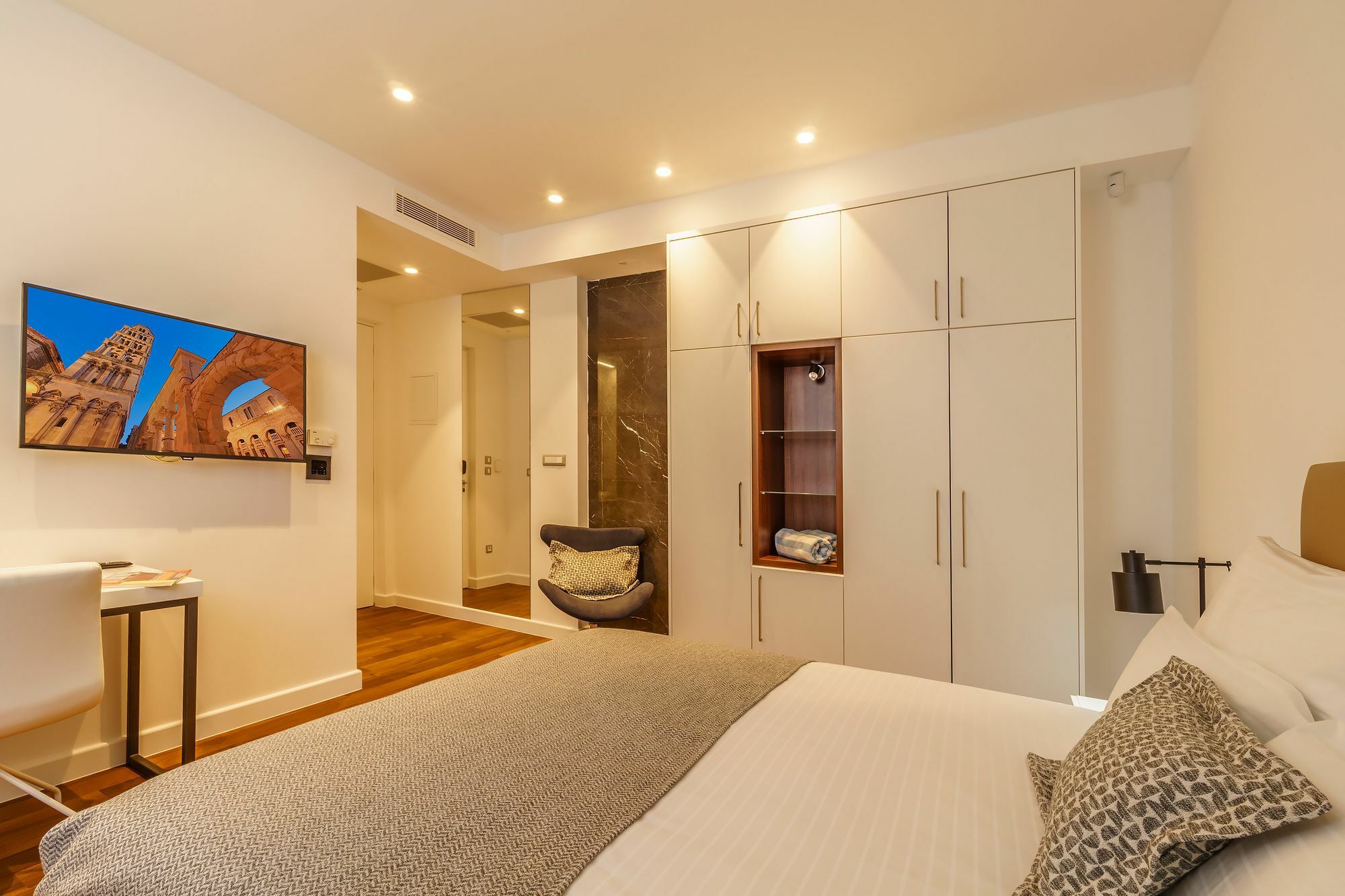 Rooms Oasis Life Split Kültér fotó